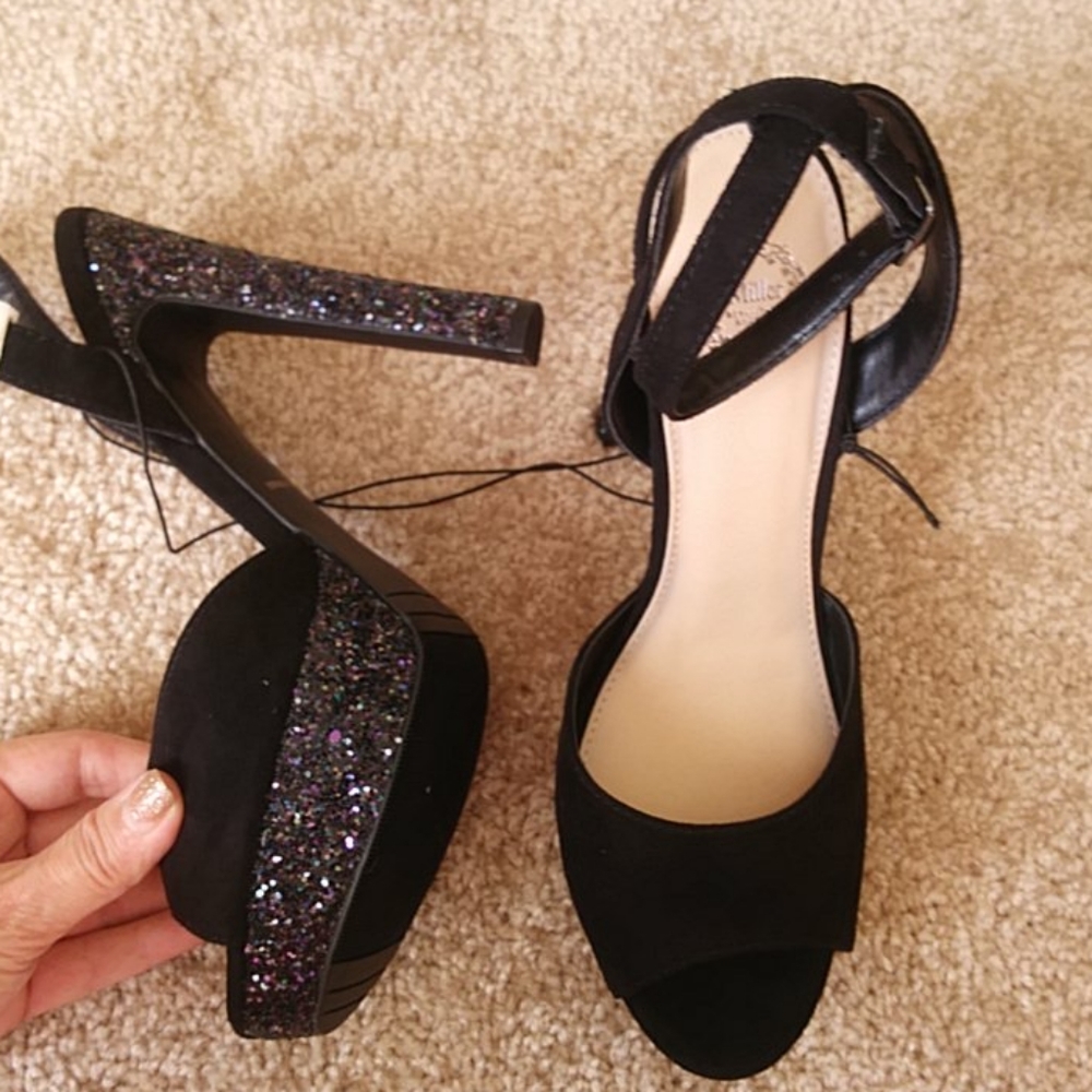Shoe - Picture 8 of 8